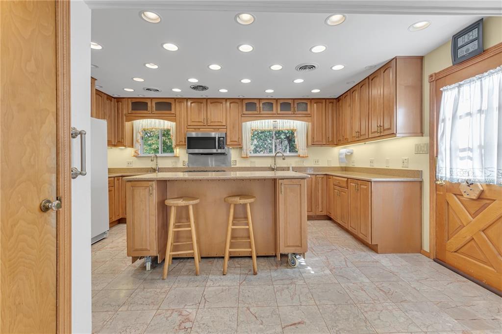 134 Allen Drive Beaver, PA 15009 - Photo 4 of 22