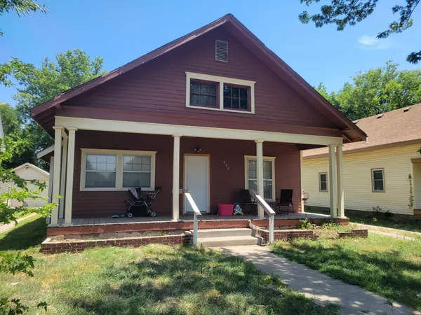 $95,000 | 616 North 1st Street, Arkansas City, KS 67005