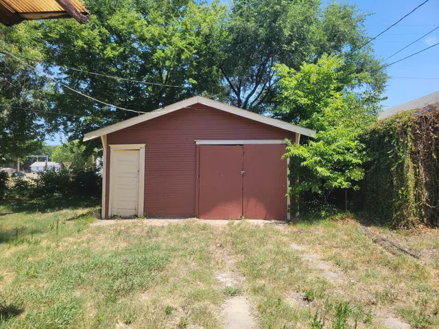 $95,000 | 616 North 1st Street, Arkansas City, KS 67005