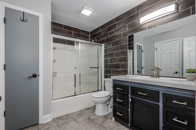 $2,300 | 226 East Conley Drive, Elburn, IL 60119