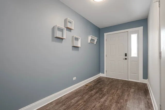 $2,300 | 226 East Conley Drive, Elburn, IL 60119