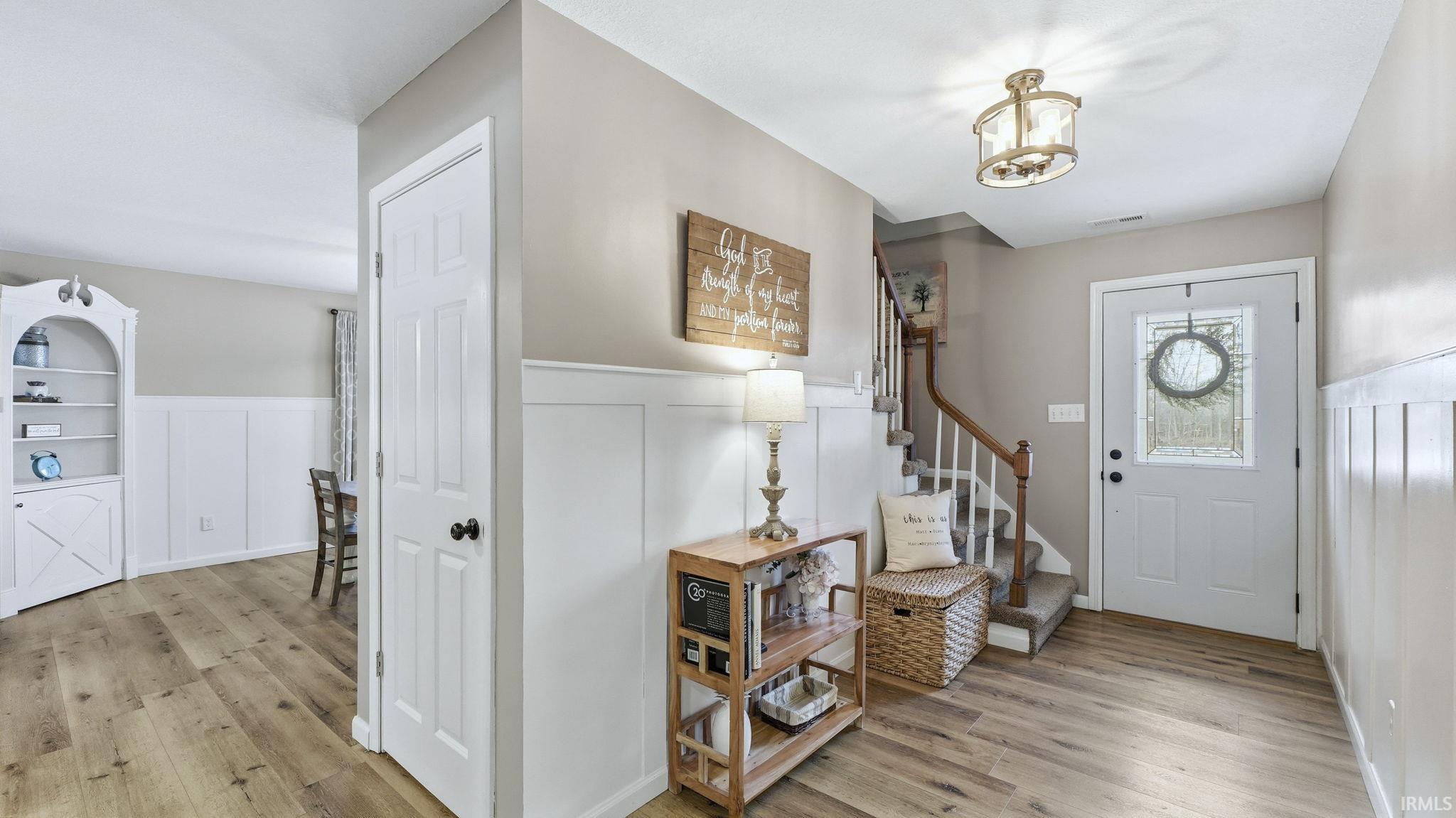 1306 East Cedar Canyons Road Fort Wayne, IN 46845 - Photo 4 of 29 Gallery Image 4