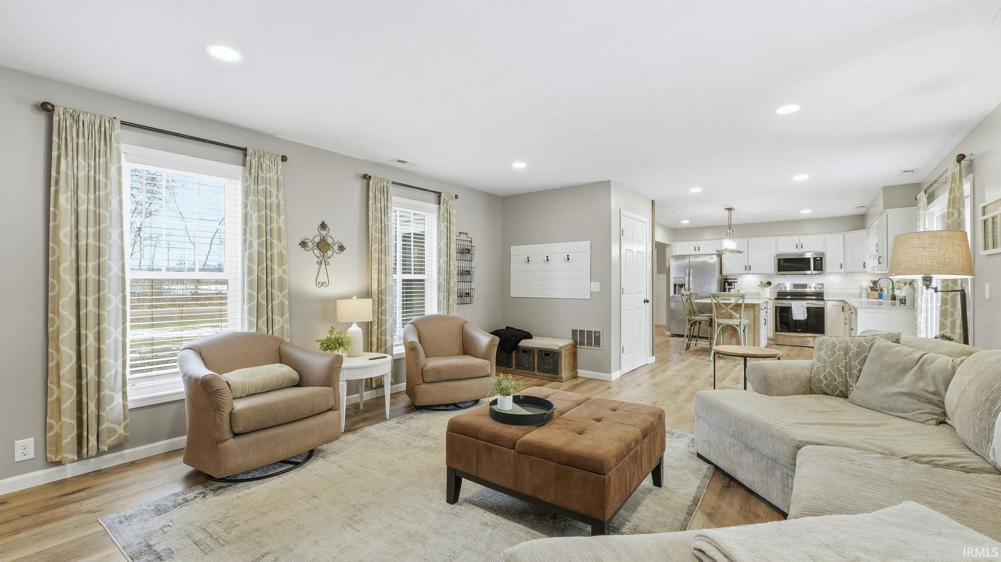 1306 East Cedar Canyons Road Fort Wayne, IN 46845 - Photo 8 of 29 Gallery Image 8