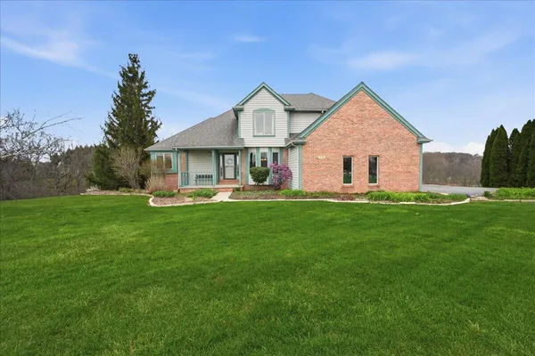 $575,000 | 317 North 250 West, Valparaiso, IN 46385