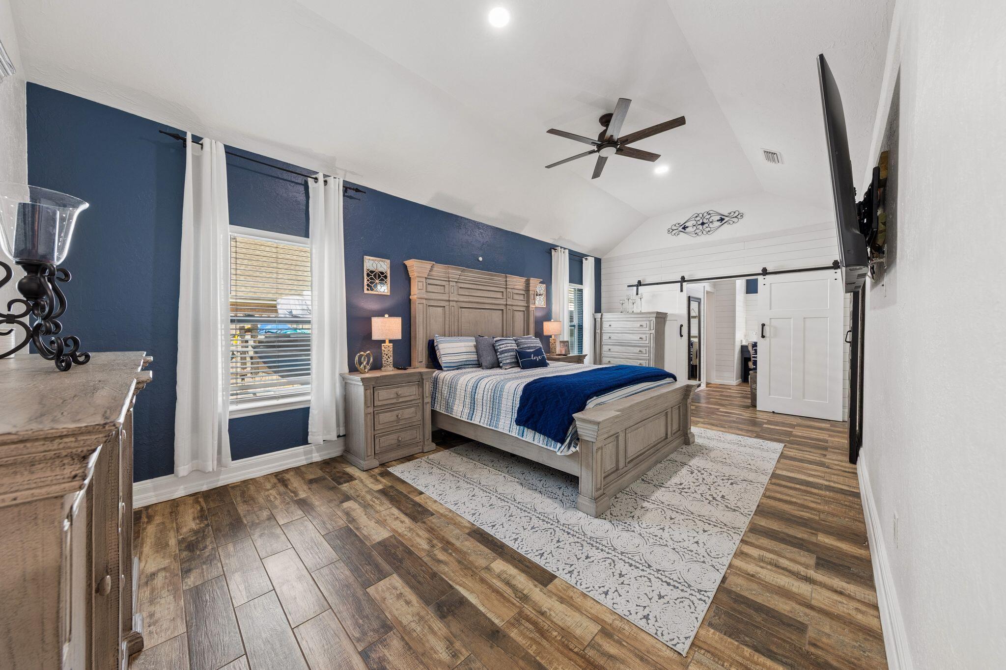 11 Hampton Circle Niceville, FL 32578 - Photo 33 of 79 a bed room with a bed and a window
