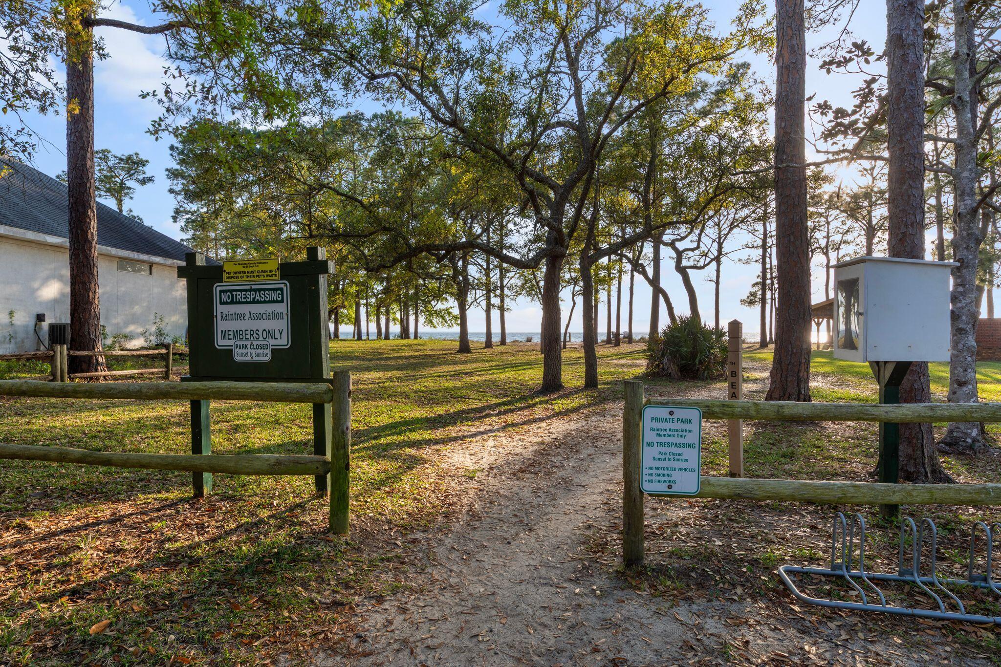 11 Hampton Circle Niceville, FL 32578 - Photo 74 of 79 a view of a park with large trees