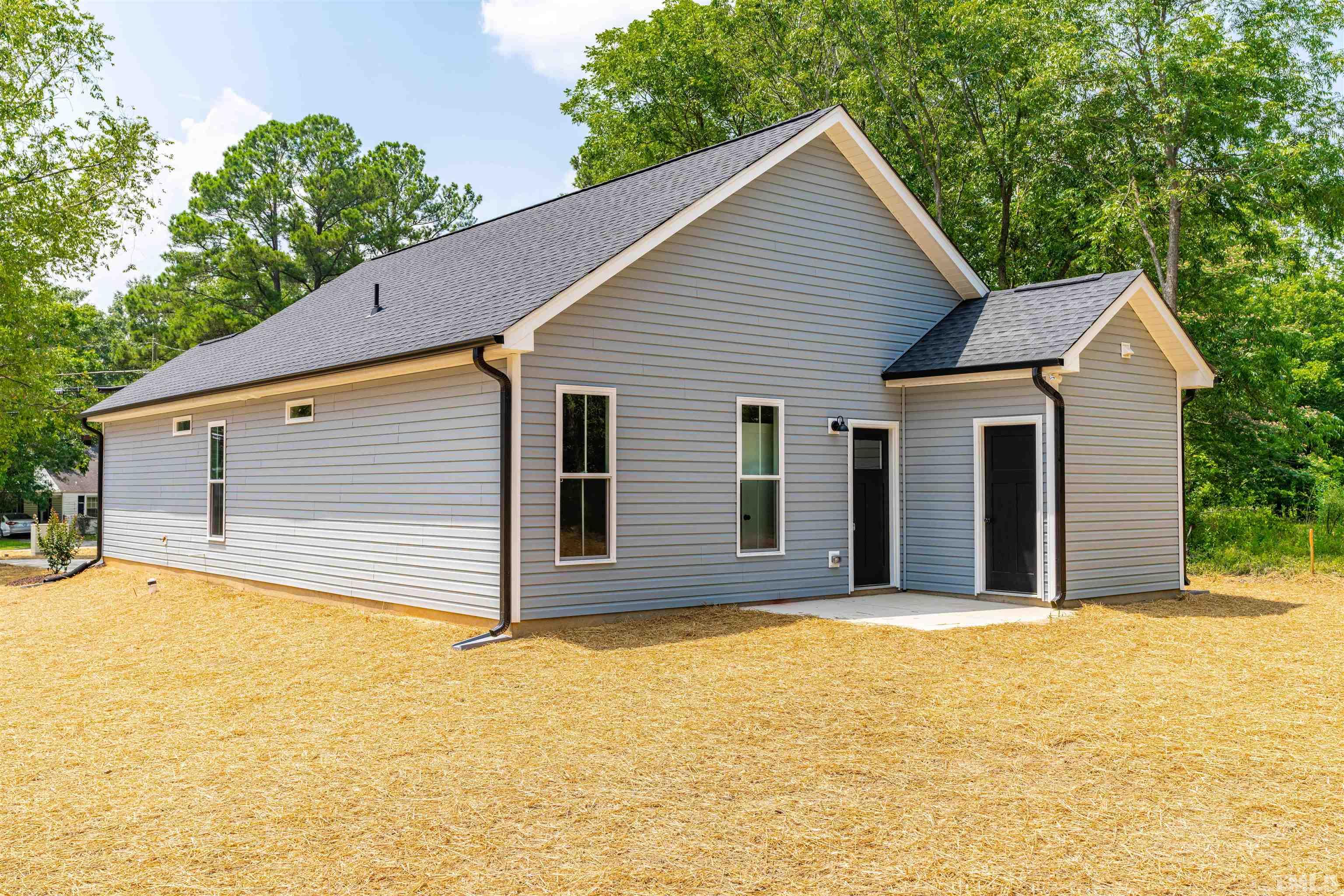 302 River Road Selma, NC 27576 - Photo 4 of 21 Gallery Image 4