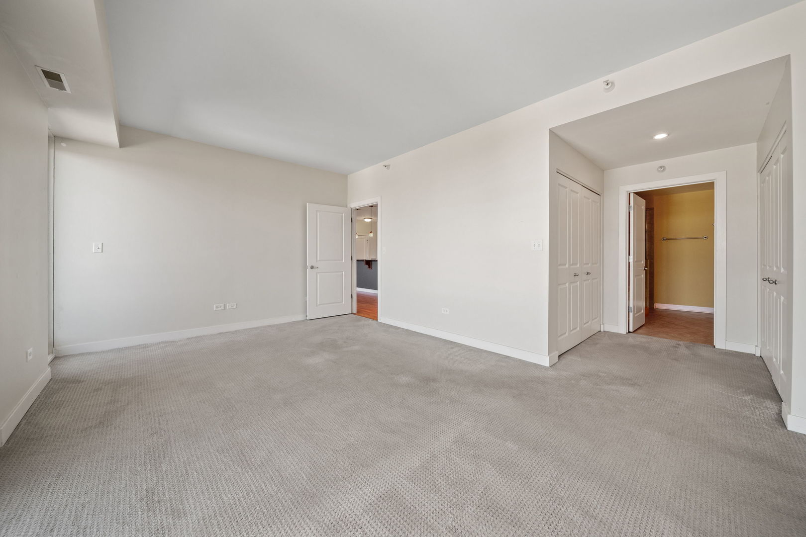 1905 South Wolf Road, Unit 605 Hillside, IL 60162 - Photo 17 of 31 a view of an empty room