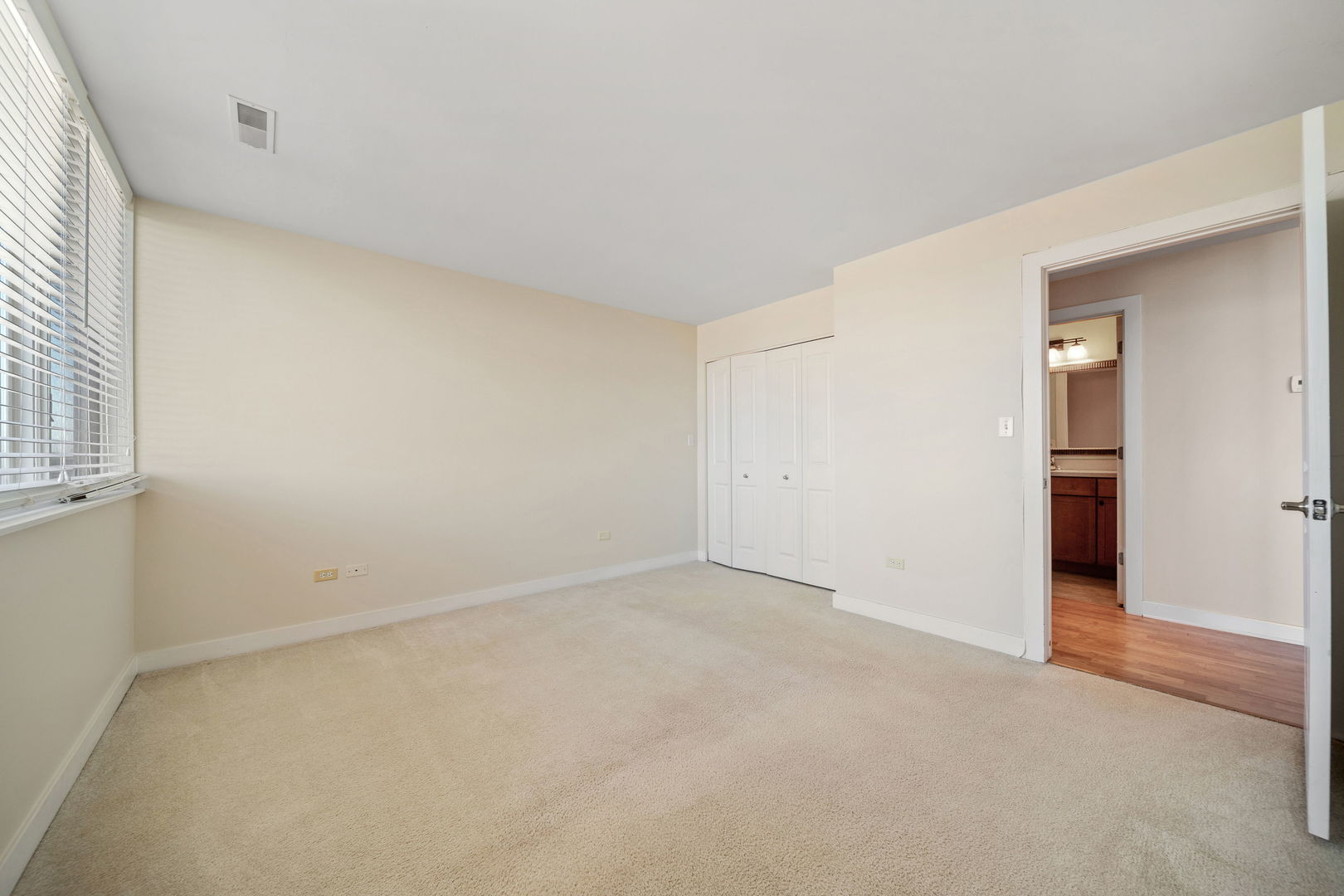 1905 South Wolf Road, Unit 605 Hillside, IL 60162 - Photo 25 of 31 an empty room with windows