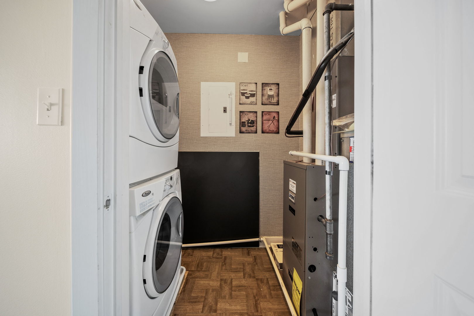1905 South Wolf Road, Unit 605 Hillside, IL 60162 - Photo 29 of 31 a view of an entryway with washer and dryer