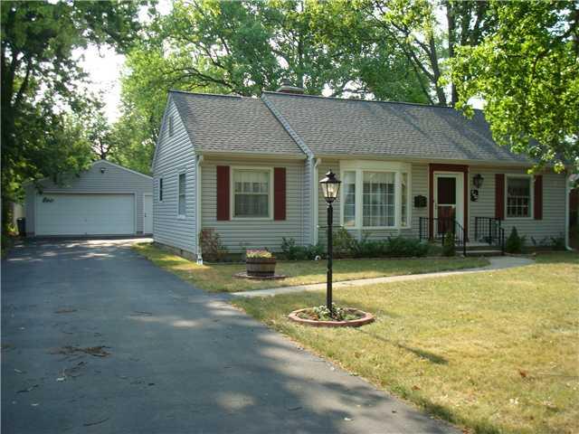 115 Burbank Road Indianapolis, IN 46219 - Photo 1 of 21 Gallery Image 1