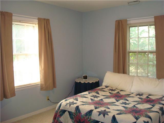 115 Burbank Road Indianapolis, IN 46219 - Photo 12 of 21 Gallery Image 12