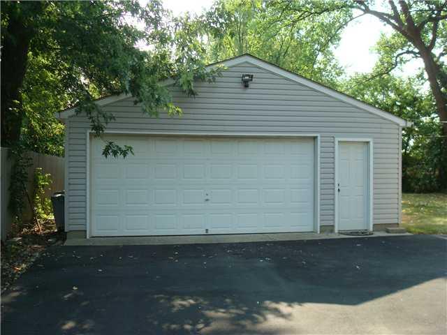115 Burbank Road Indianapolis, IN 46219 - Photo 18 of 21 Gallery Image 18