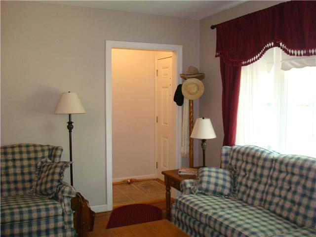 115 Burbank Road Indianapolis, IN 46219 - Photo 3 of 21 Gallery Image 3
