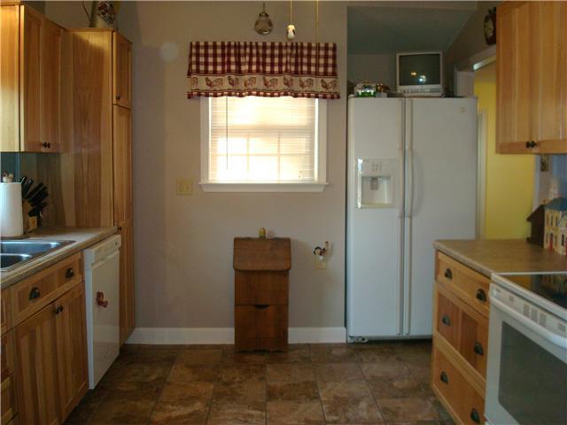 115 Burbank Road Indianapolis, IN 46219 - Photo 5 of 21 Gallery Image 5