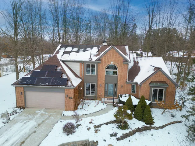 $593,499 | 825 Brookside Drive, Ann Arbor, MI 48105