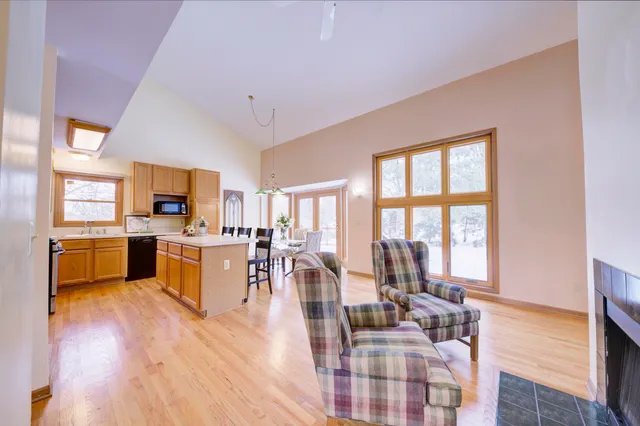 $593,499 | 825 Brookside Drive, Ann Arbor, MI 48105