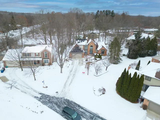 $593,499 | 825 Brookside Drive, Ann Arbor, MI 48105