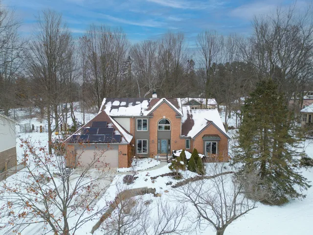 $593,499 | 825 Brookside Drive, Ann Arbor, MI 48105