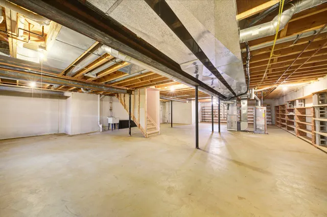 $593,499 | 825 Brookside Drive, Ann Arbor, MI 48105