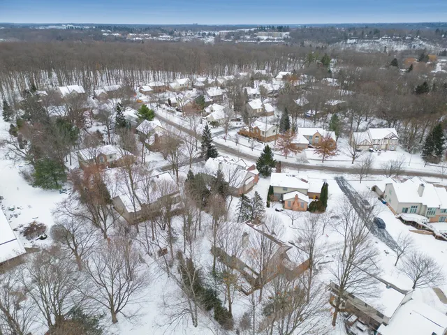 $593,499 | 825 Brookside Drive, Ann Arbor, MI 48105