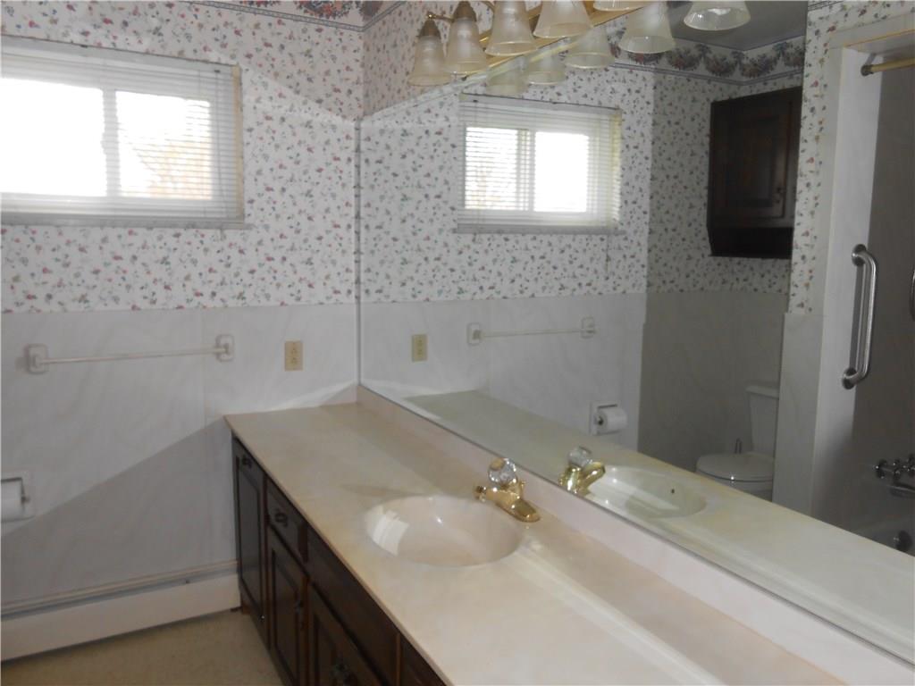 405 Meridian Road Butler, PA 16001 - Photo 9 of 19 Large vanity of full bath