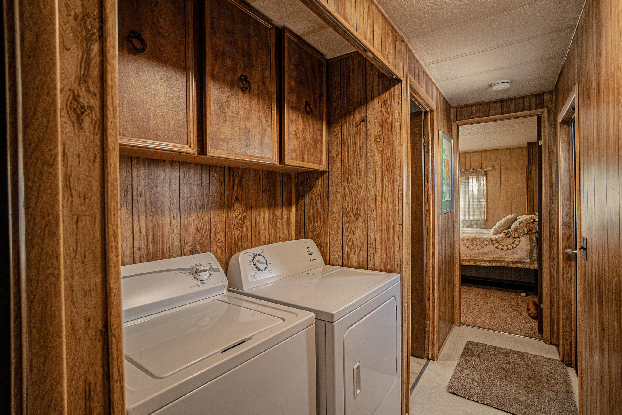 421 Stevens Road, Unit 26 Eagle Point, OR 97524 - Photo 15 of 23 a utility room with dryer and washer
