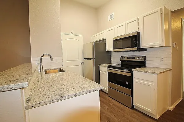 $1,575 | 6620 South Creek Drive, Fort Worth, TX 76133