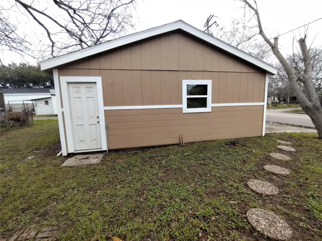 $139,000 | 1302 West 6th Street, Freeport, TX 77541