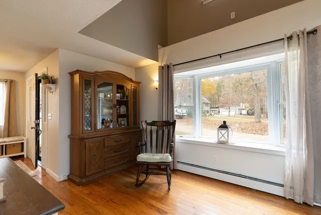 $425,000 | 15 Cherokee Road, Holland, MA 01521