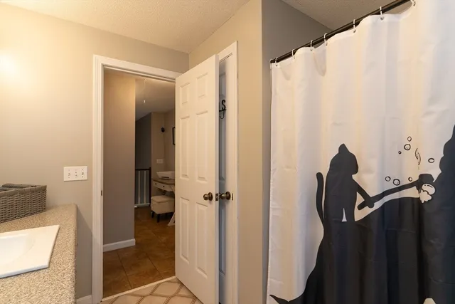 $425,000 | 15 Cherokee Road, Holland, MA 01521