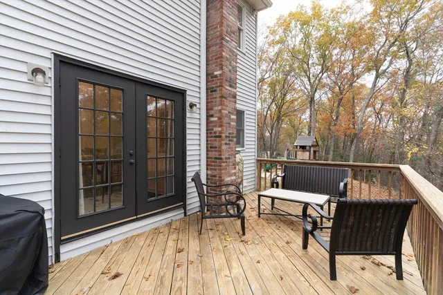 $425,000 | 15 Cherokee Road, Holland, MA 01521