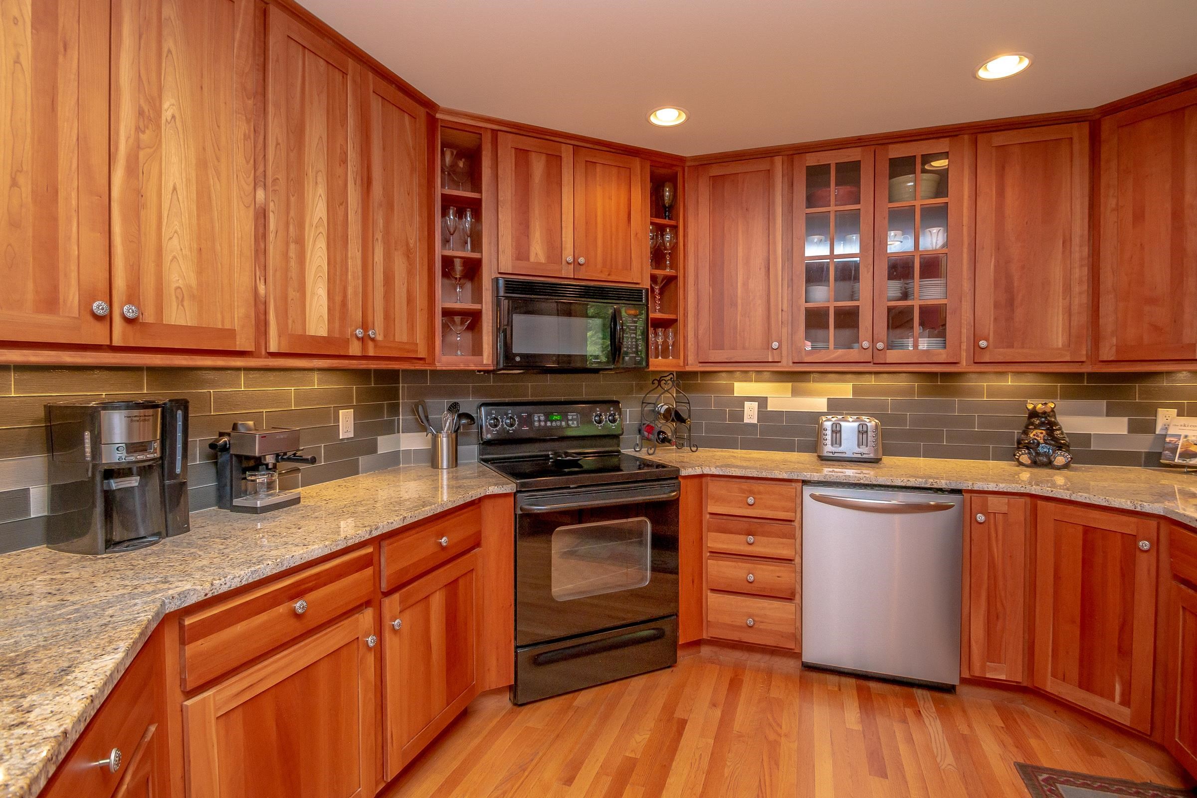 308 Country Road Conway, NH 03860 - Photo 13 of 36