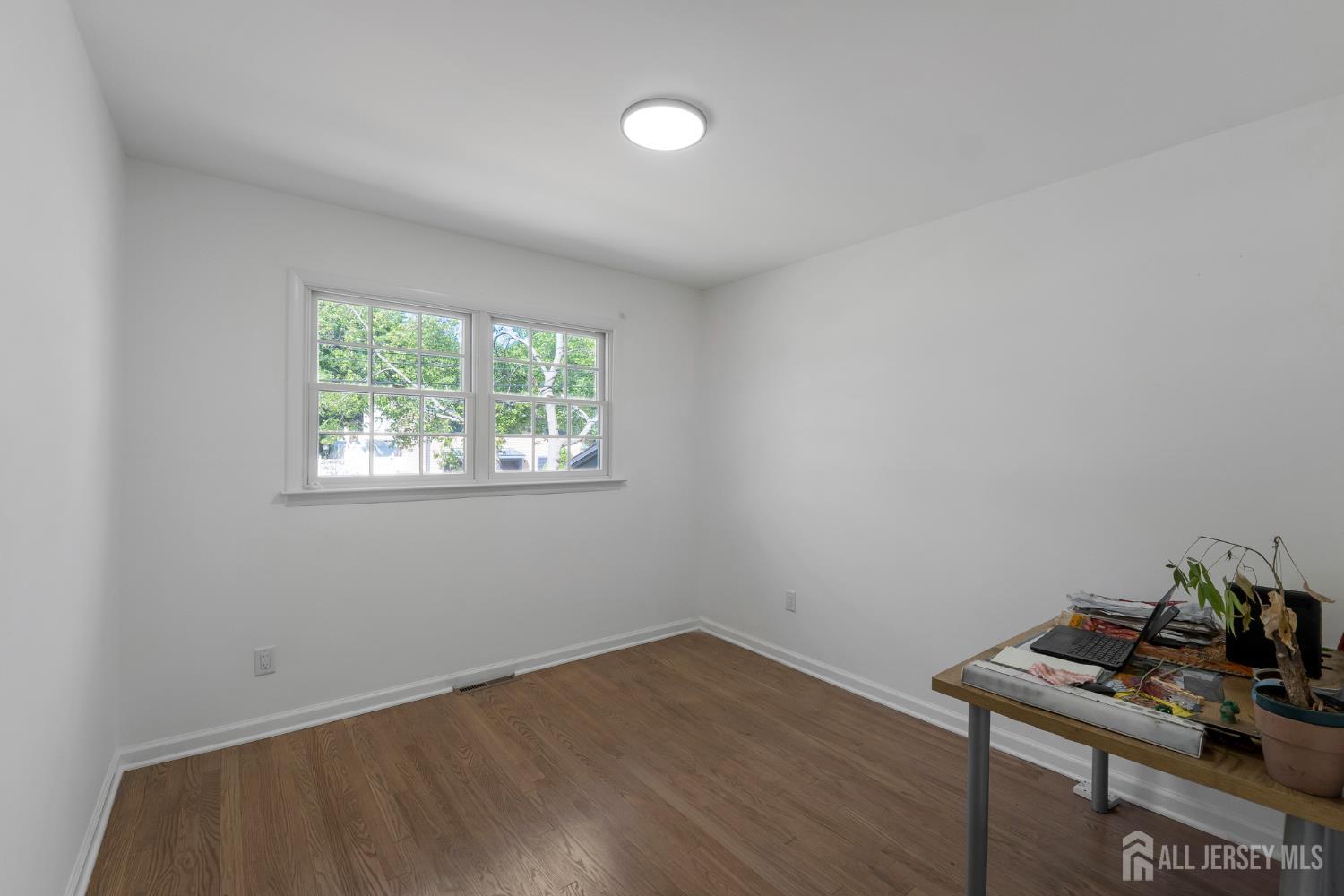 33 Larchmont Road Edison, NJ 08837 - Photo 16 of 25
