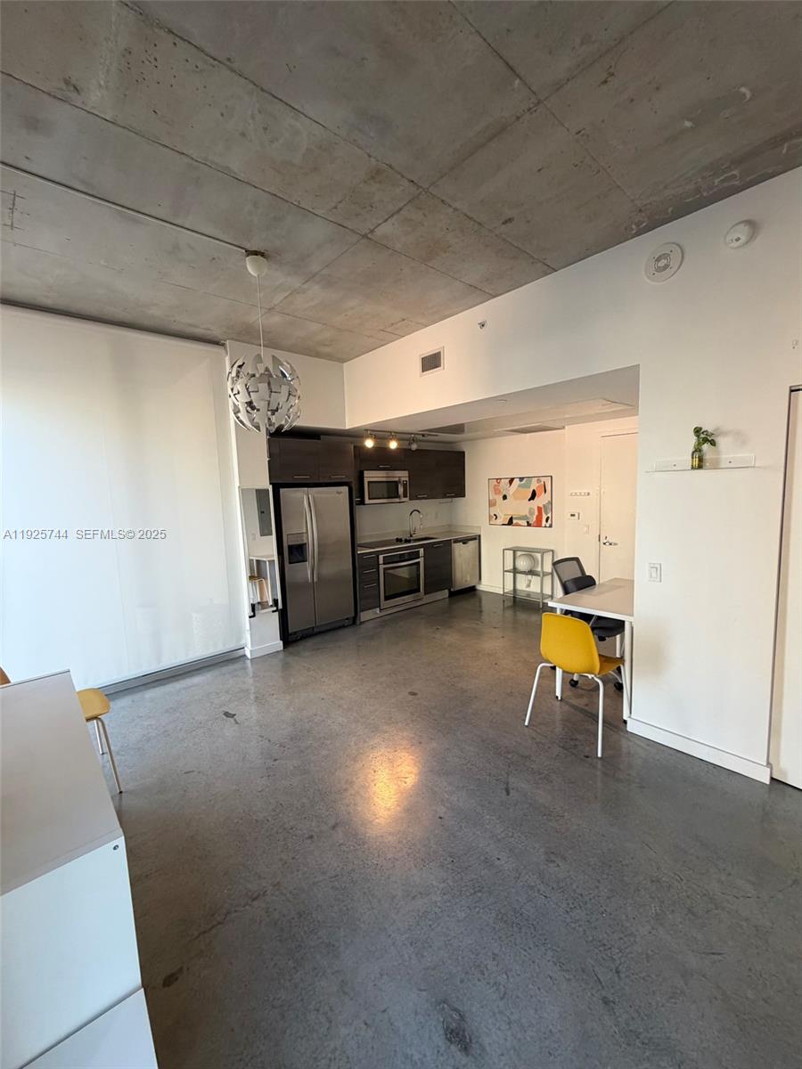 151 Southeast 1st Street, Unit 1004 Miami, FL 33131 - Photo 6 of 28