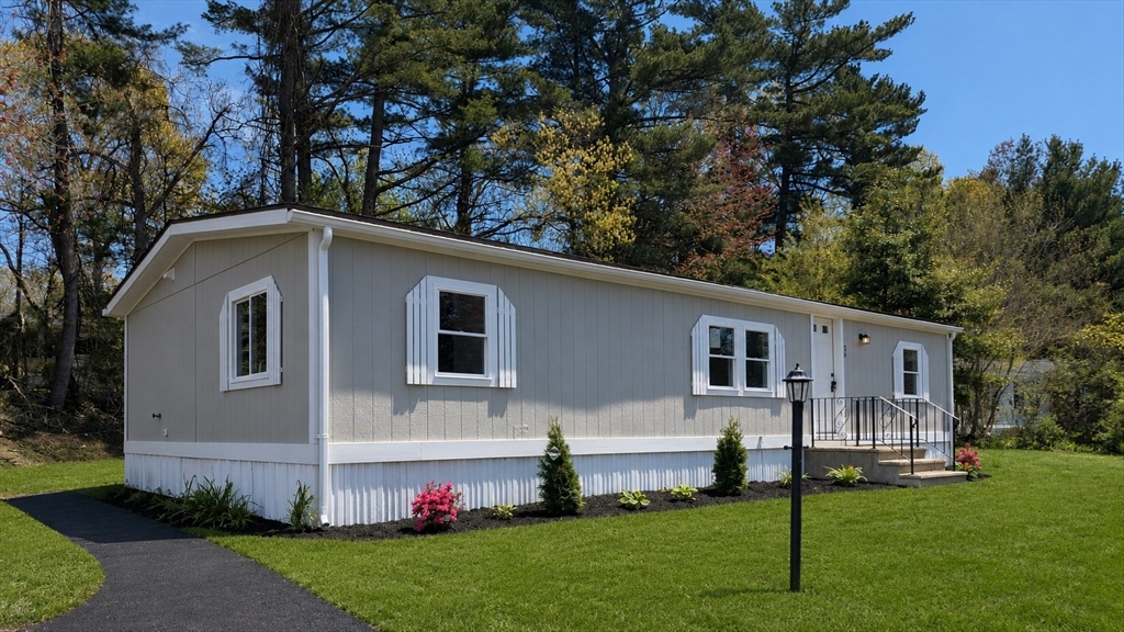 36 Longboat Road Wareham, MA 02576 - Photo 2 of 18