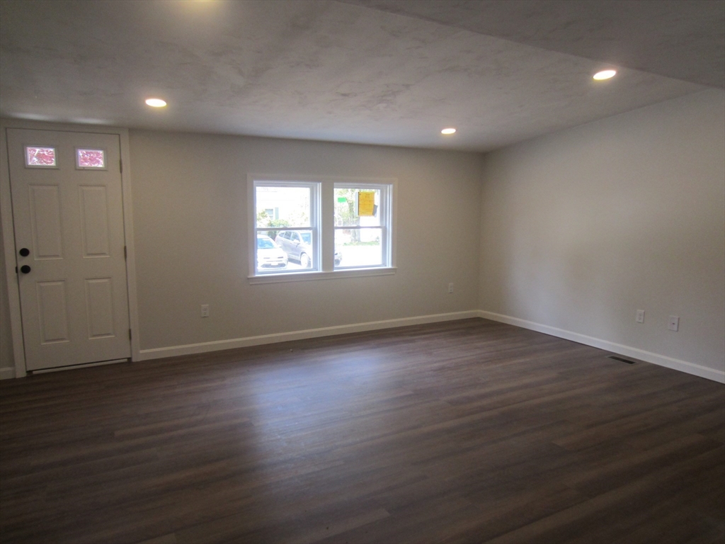 36 Longboat Road Wareham, MA 02576 - Photo 6 of 18