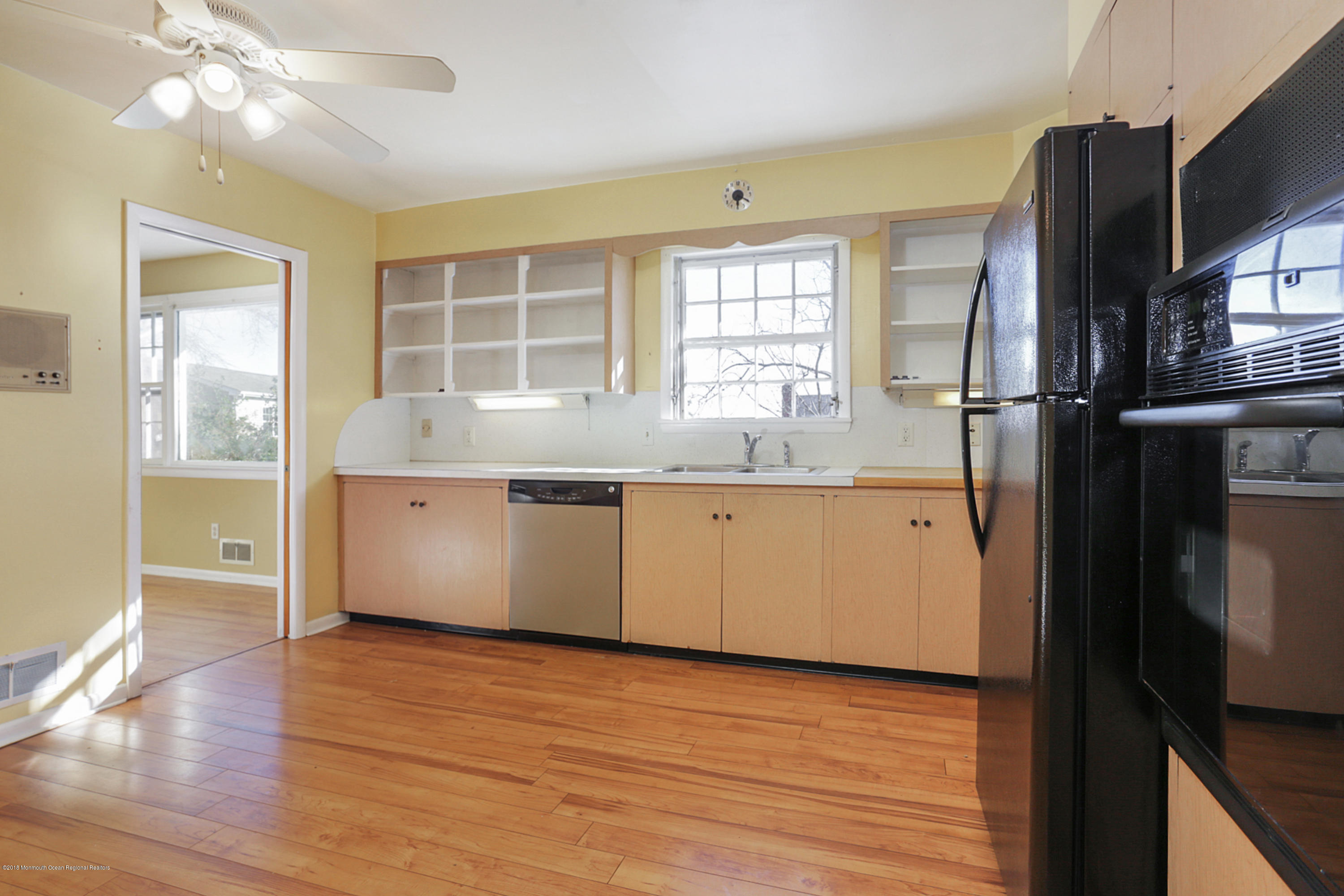 8 Ripley Lane Belmar, NJ 07719 - Photo 7 of 23 IMG_9660