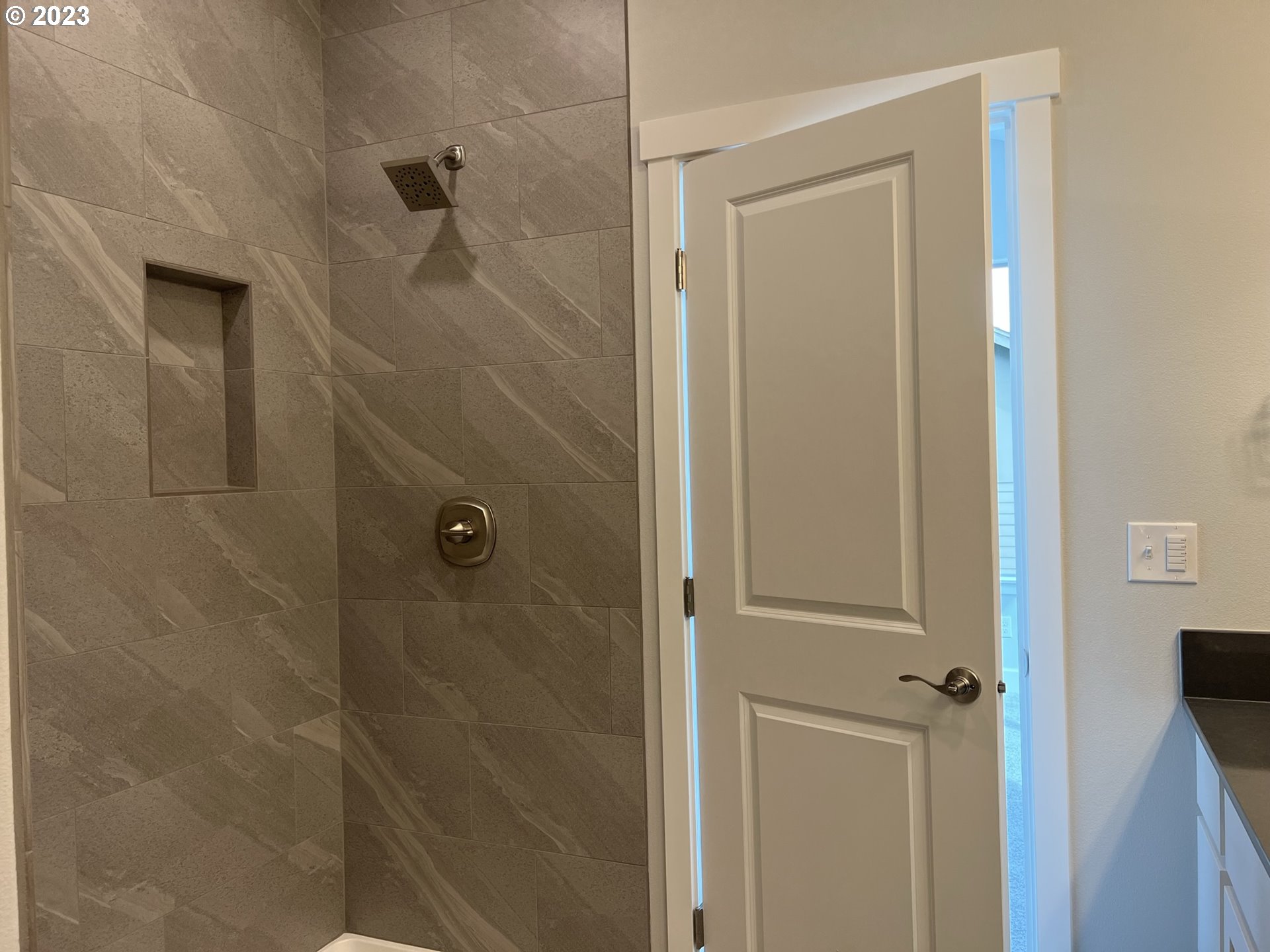 1435 Fish Tail Road Maupin, OR 97037 - Photo 16 of 31 a bathroom with a shower