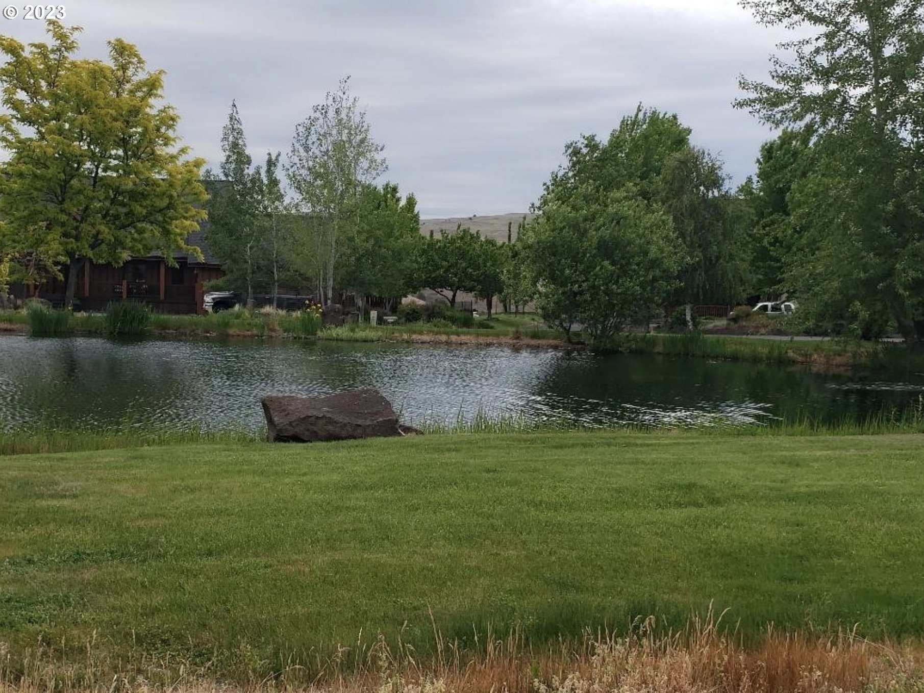 1435 Fish Tail Road Maupin, OR 97037 - Photo 30 of 31 a view of a lake