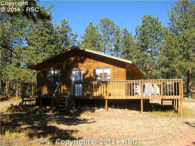 The cabin has a wonderful wood deck for your morning cup of coffee or afternoon relaxing