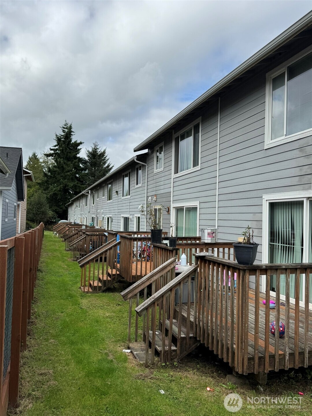 1913 Coolidge Road Aberdeen, WA 98520 - Photo 10 of 18 a view of backyard with deck and deck
