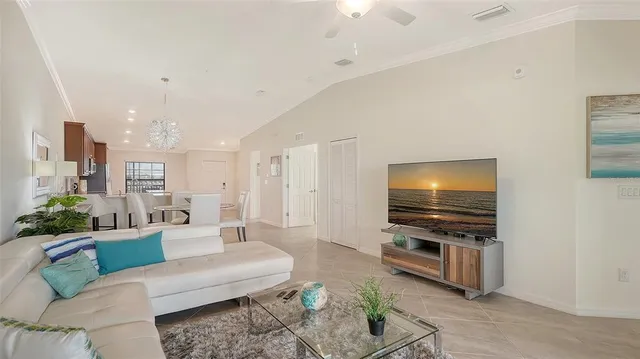 $4,500 | 5710 Palmer Circle, Unit 201, Bradenton, FL 34211