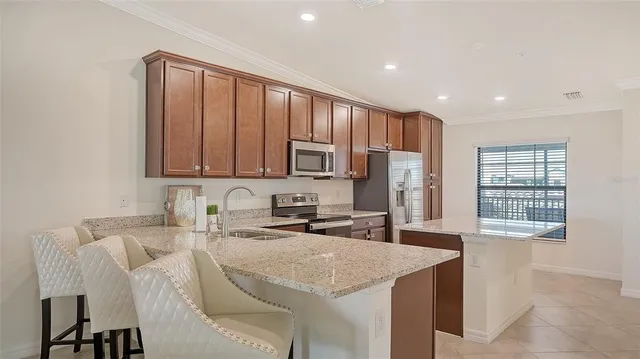 $4,500 | 5710 Palmer Circle, Unit 201, Bradenton, FL 34211