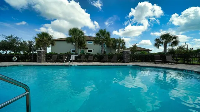 $4,500 | 5710 Palmer Circle, Unit 201, Bradenton, FL 34211