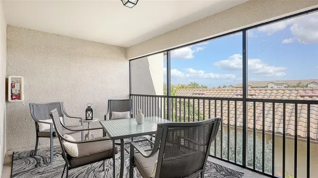 $4,500 | 5710 Palmer Circle, Unit 201, Bradenton, FL 34211