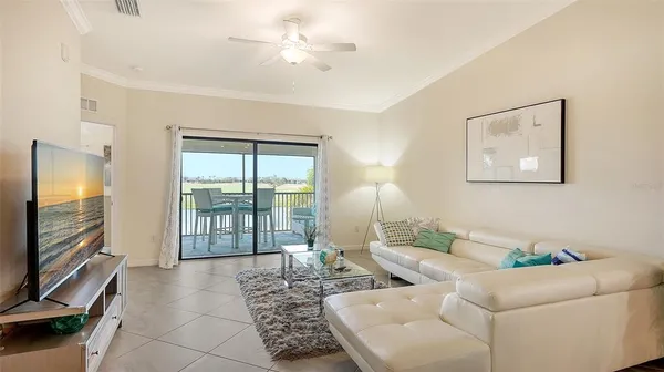 $4,500 | 5710 Palmer Circle, Unit 201, Bradenton, FL 34211