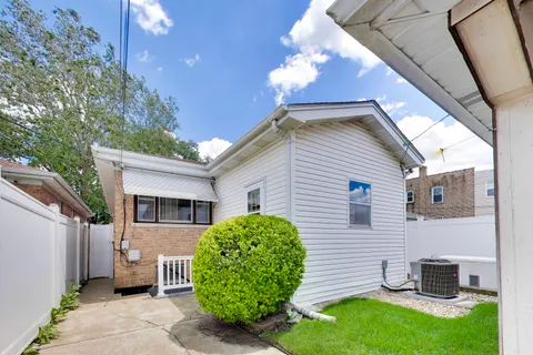 $265,000 | 1118 Bohland Avenue, Bellwood, IL 60104