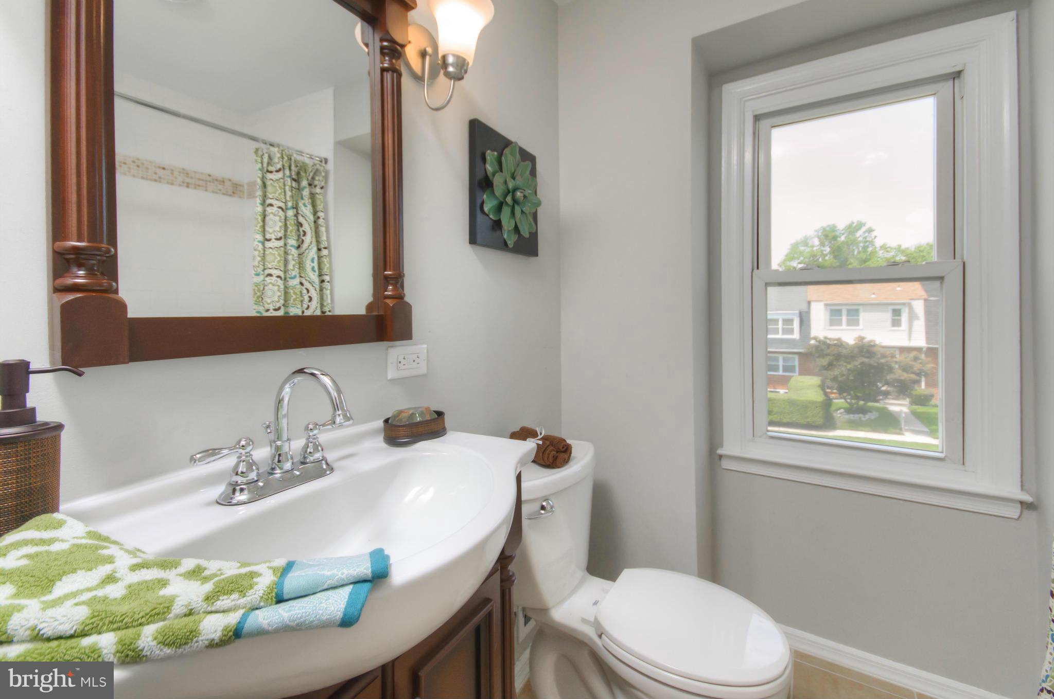 5641 Whitby Road Baltimore, MD 21206 - Photo 13 of 20 Bath