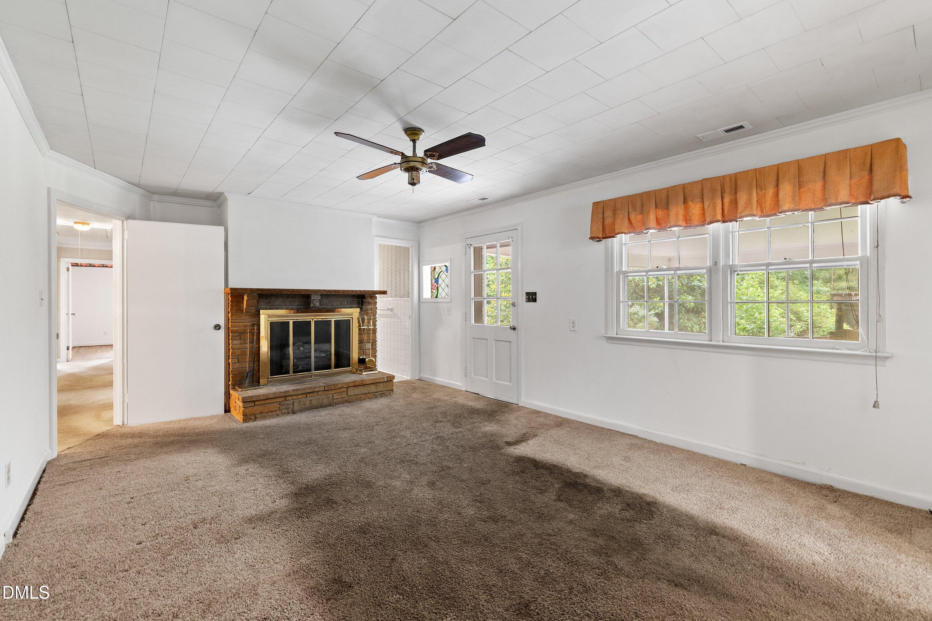 647 Mallard Road Smithfield, NC 27577 - Photo 6 of 33 Family Room